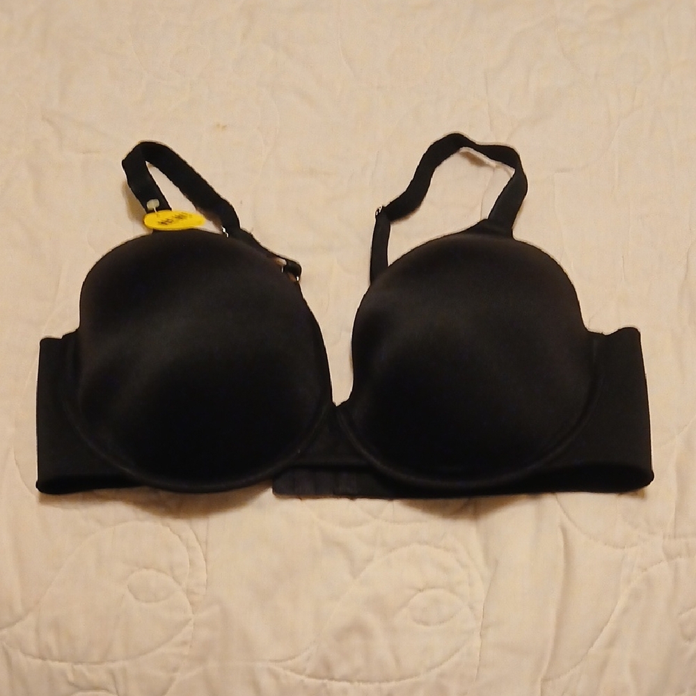 Vanity Fair Black Padded Bra. Brand New.